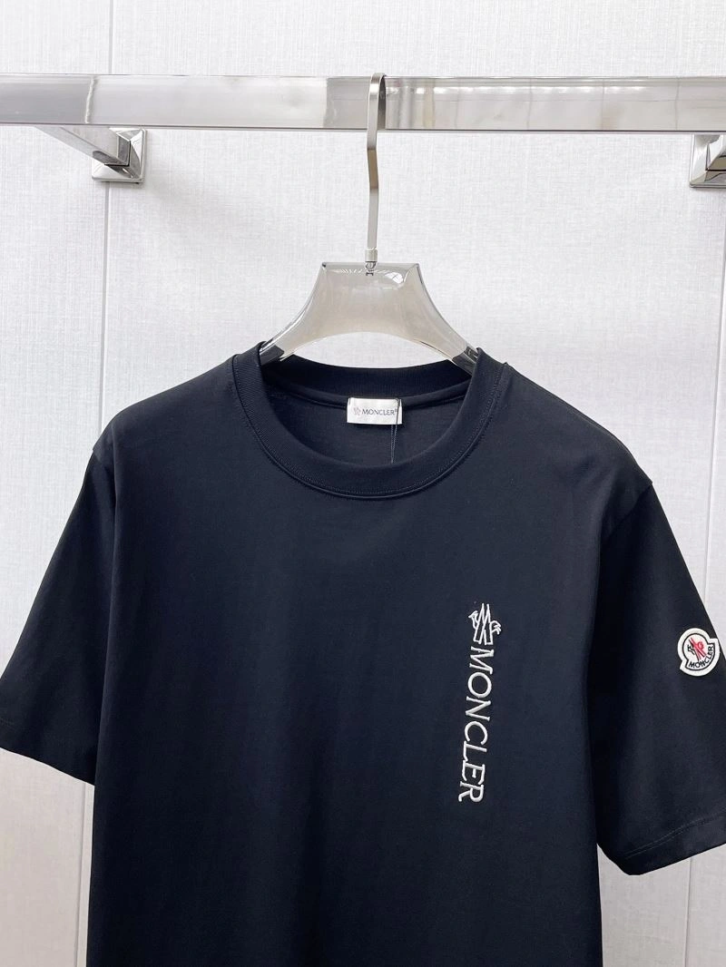 Moncler T-Shirts Stylish 140026