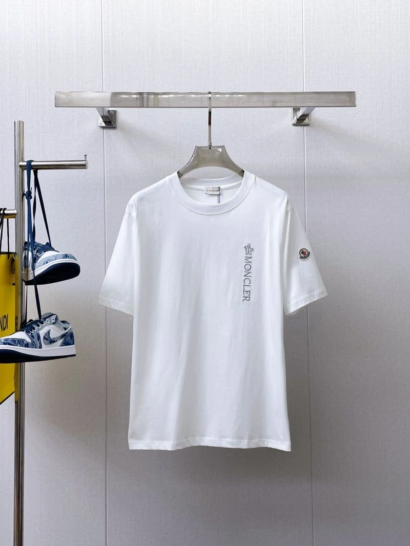 Moncler T-Shirts Sporty 140019