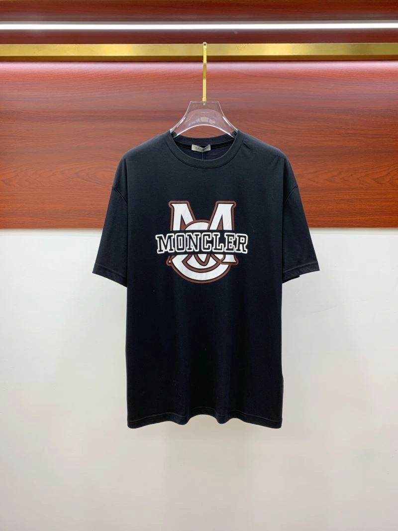 Effortless Moncler T-Shirts 140020