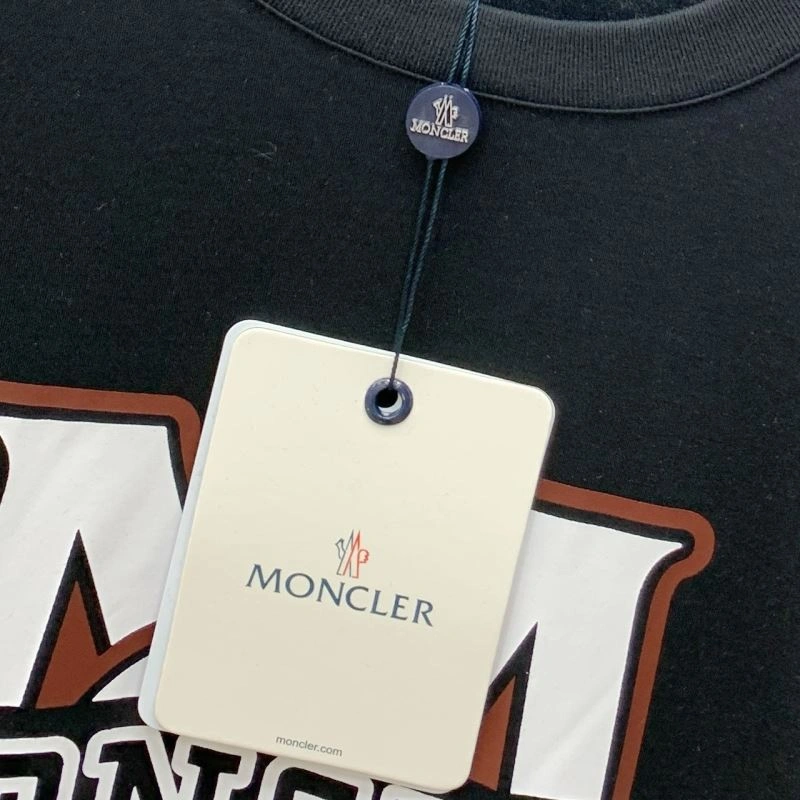 Effortless Moncler T-Shirts 140020