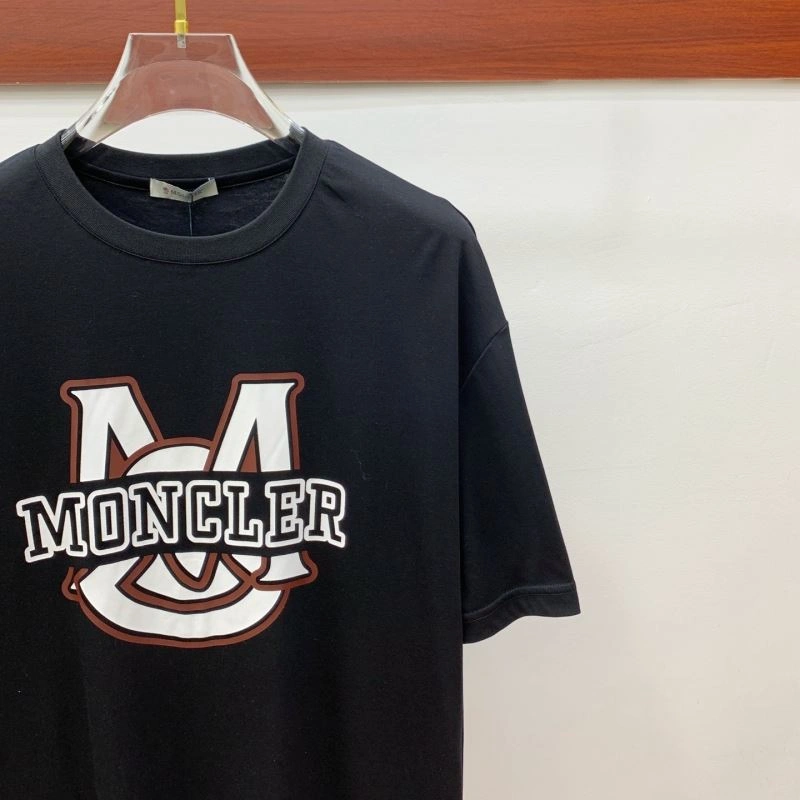 Effortless Moncler T-Shirts 140020