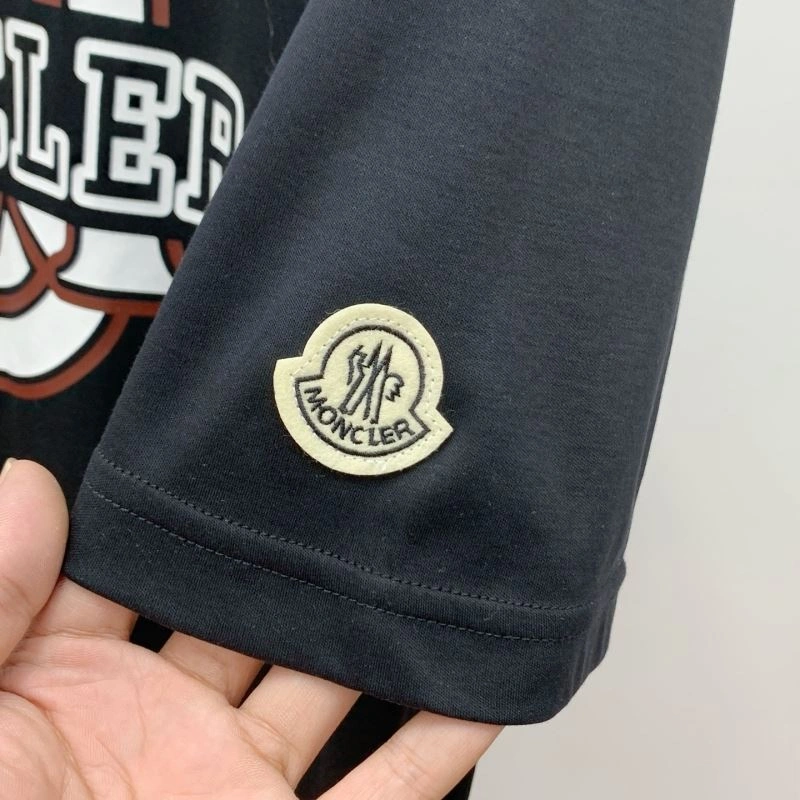 Effortless Moncler T-Shirts 140020