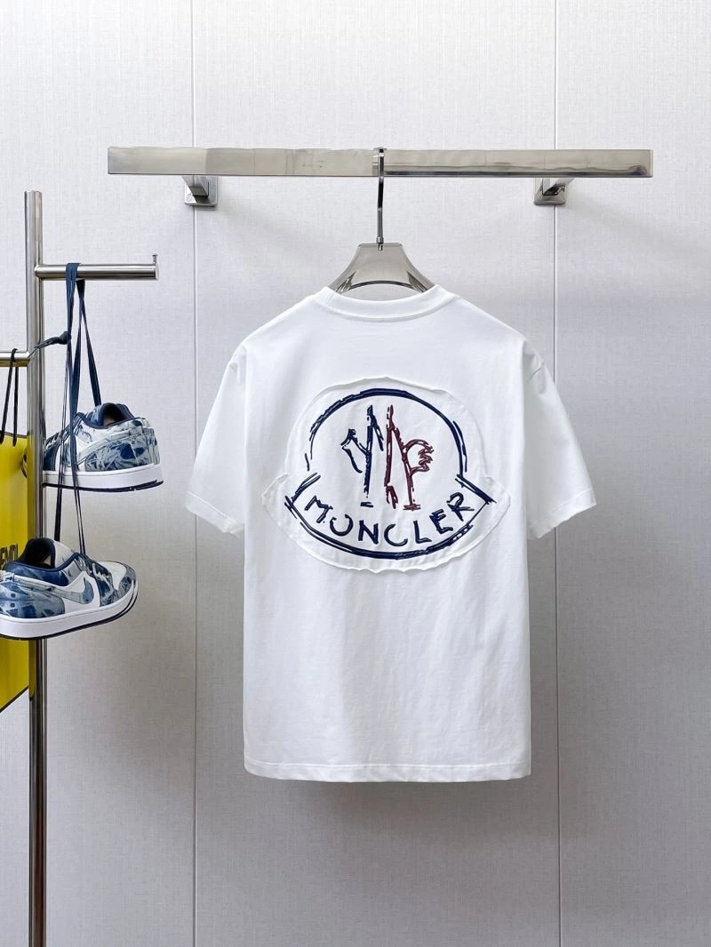 Moncler T-Shirts FashionForward 140025