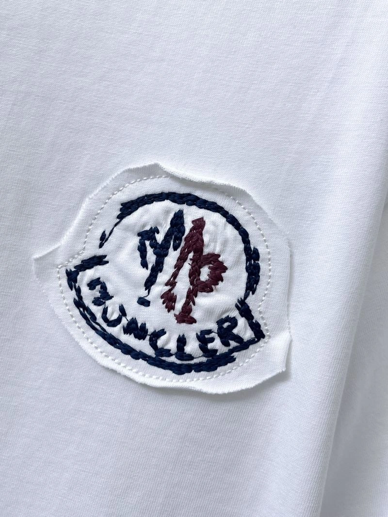 Moncler T-Shirts FashionForward 140025