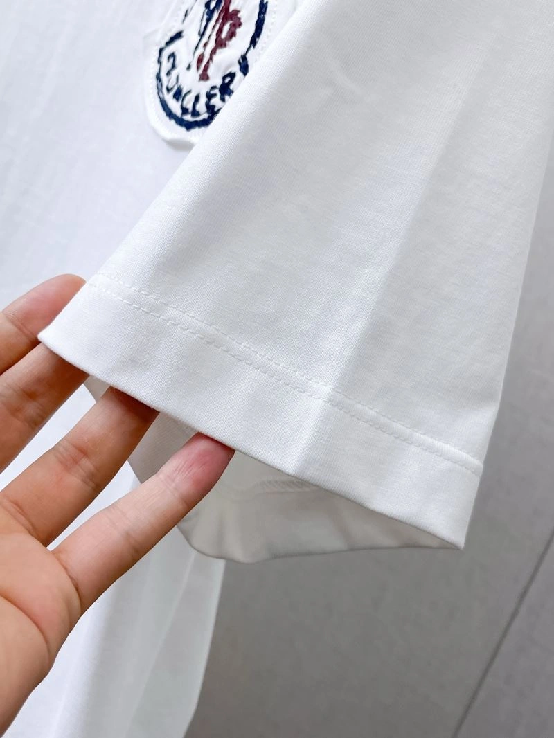 Moncler T-Shirts FashionForward 140025