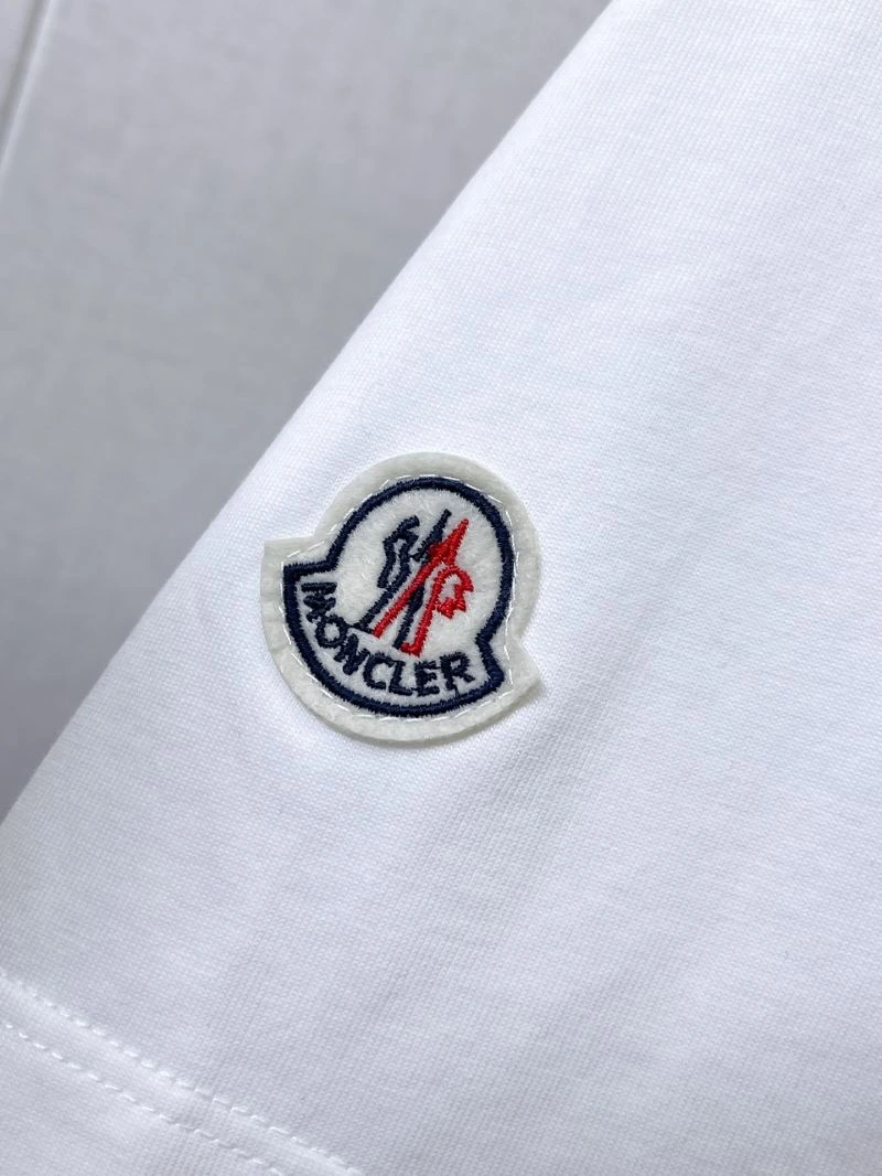 Moncler T-Shirts FashionForward 140025