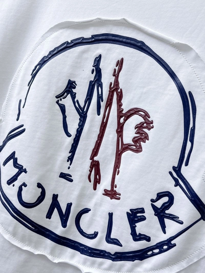 Moncler T-Shirts FashionForward 140025