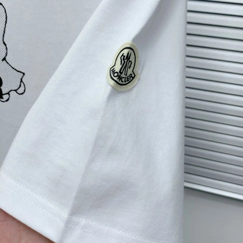 Moncler T-Shirts UrbanChic 140018