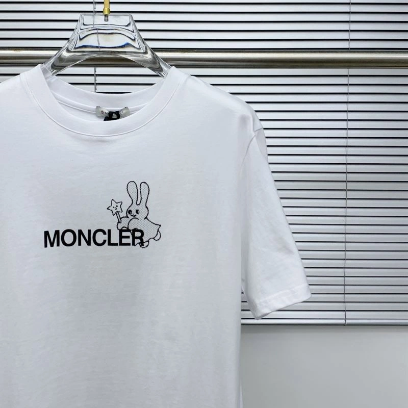 Moncler T-Shirts UrbanChic 140018