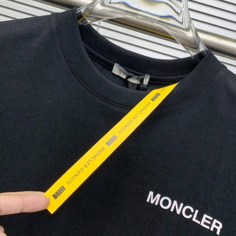 Moncler T-Shirts TimelessDesign 140022