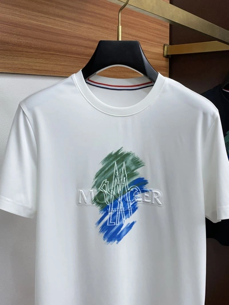 Stylish Moncler T-Shirts 140003