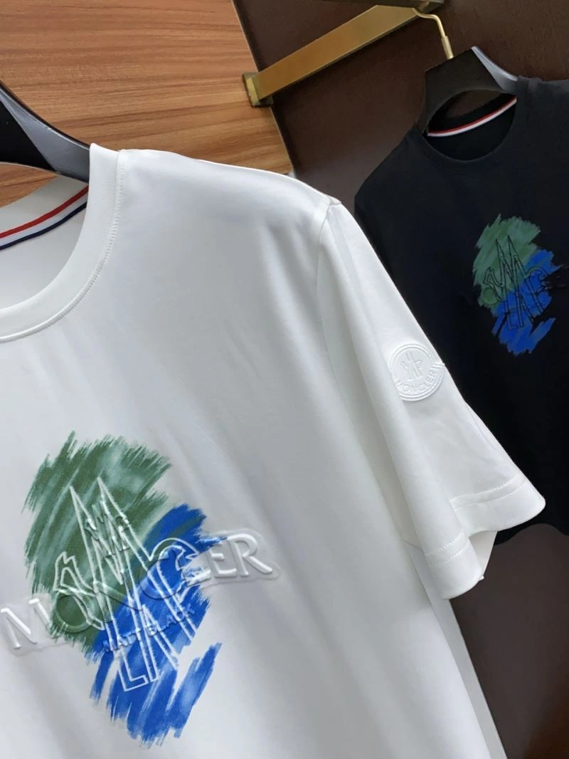Stylish Moncler T-Shirts 140003