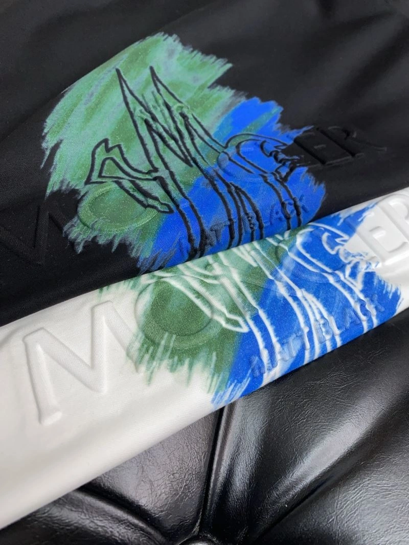 Stylish Moncler T-Shirts 140003