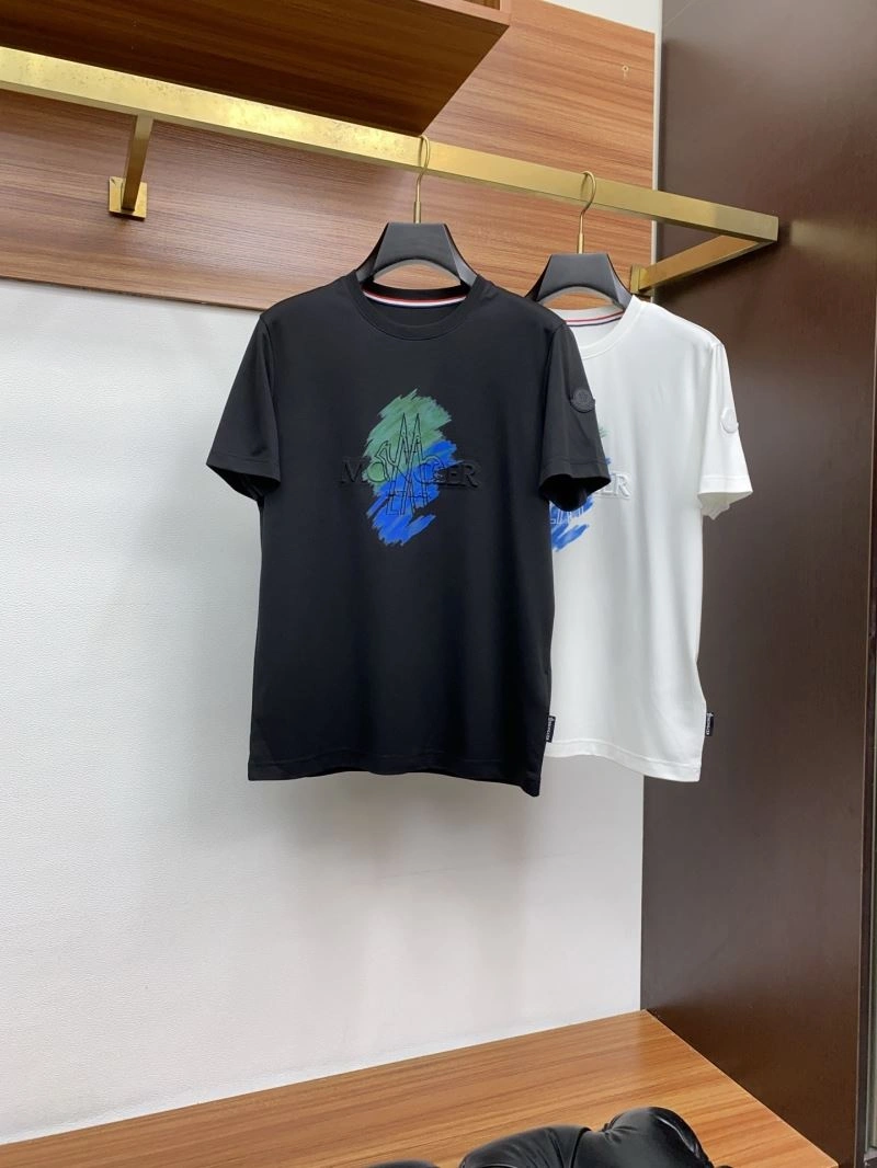 Stylish Moncler T-Shirts 140003