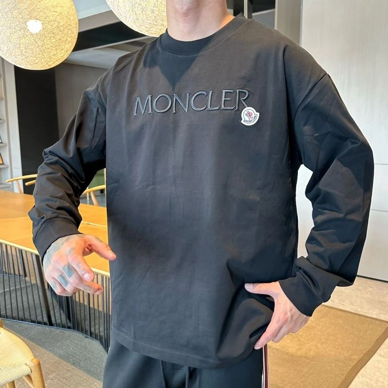 Moncler T-Shirts Resilient 139998