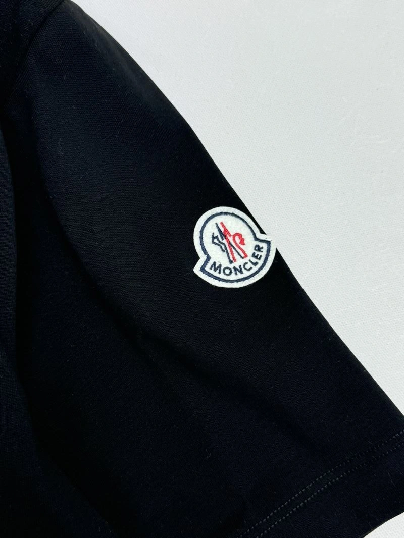 Moncler T-Shirts Thermal 139997