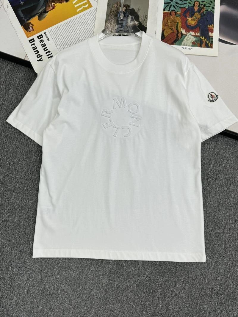 Moncler T-Shirts Resilient 139996