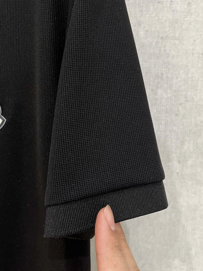 Moncler T-Shirts Snug 139991