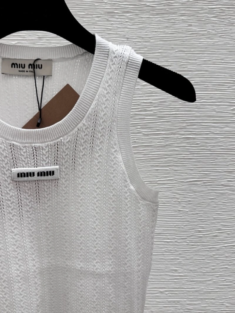 Sporty Moncler Vest 139506