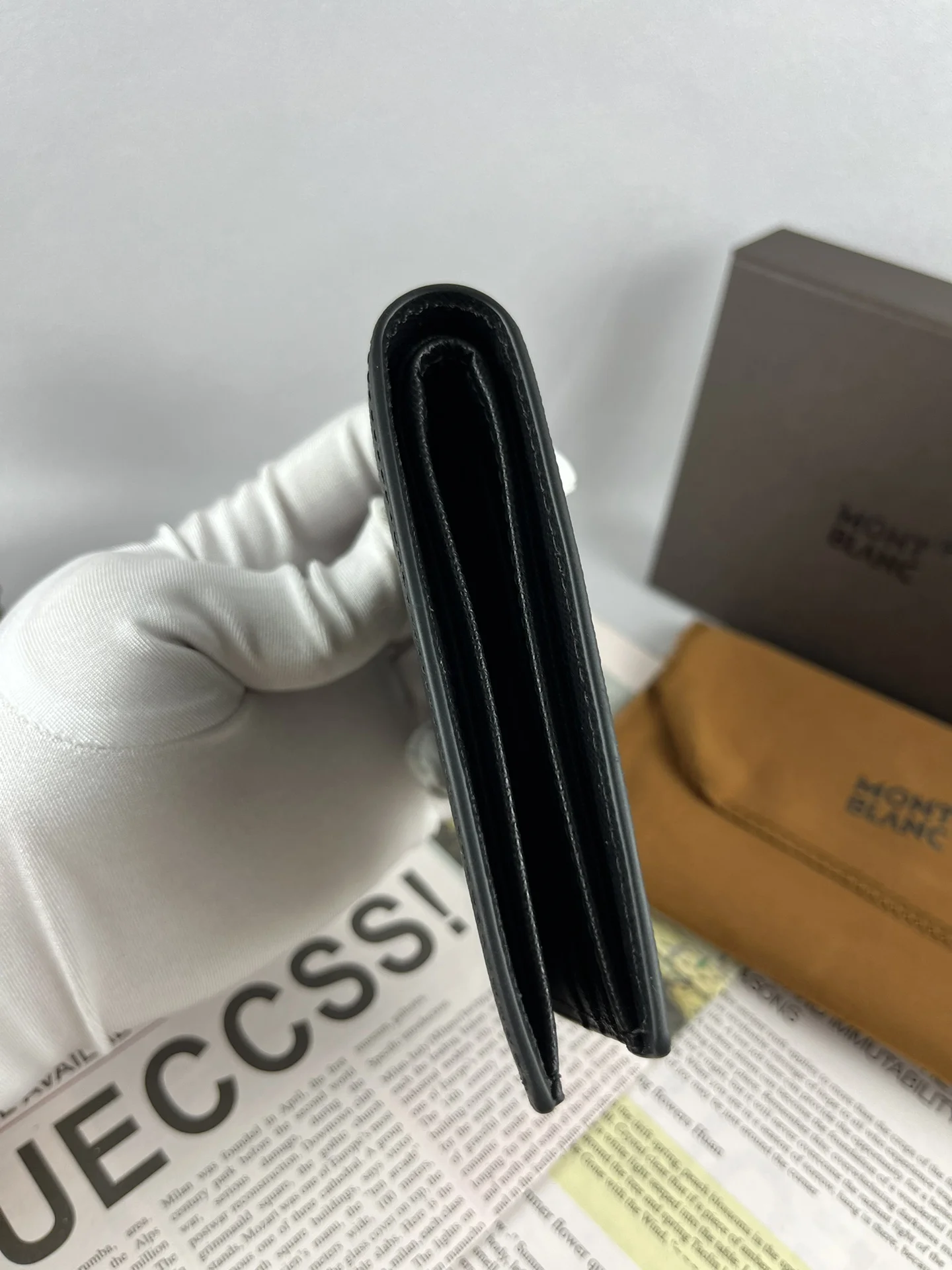 Refined Montblanc Wallets Purse 38638