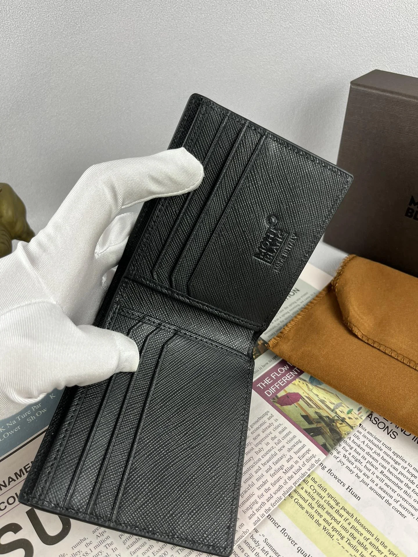 Refined Montblanc Wallets Purse 38638