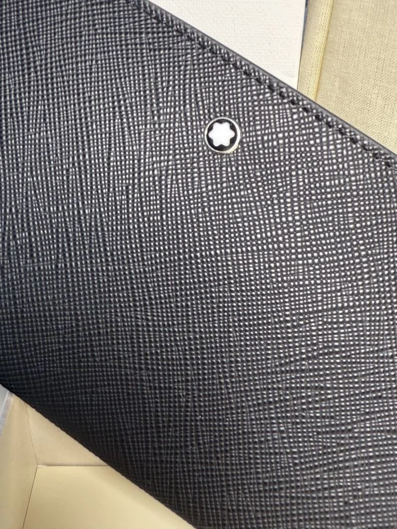 Sleek Montblanc Wallets Purse 38462
