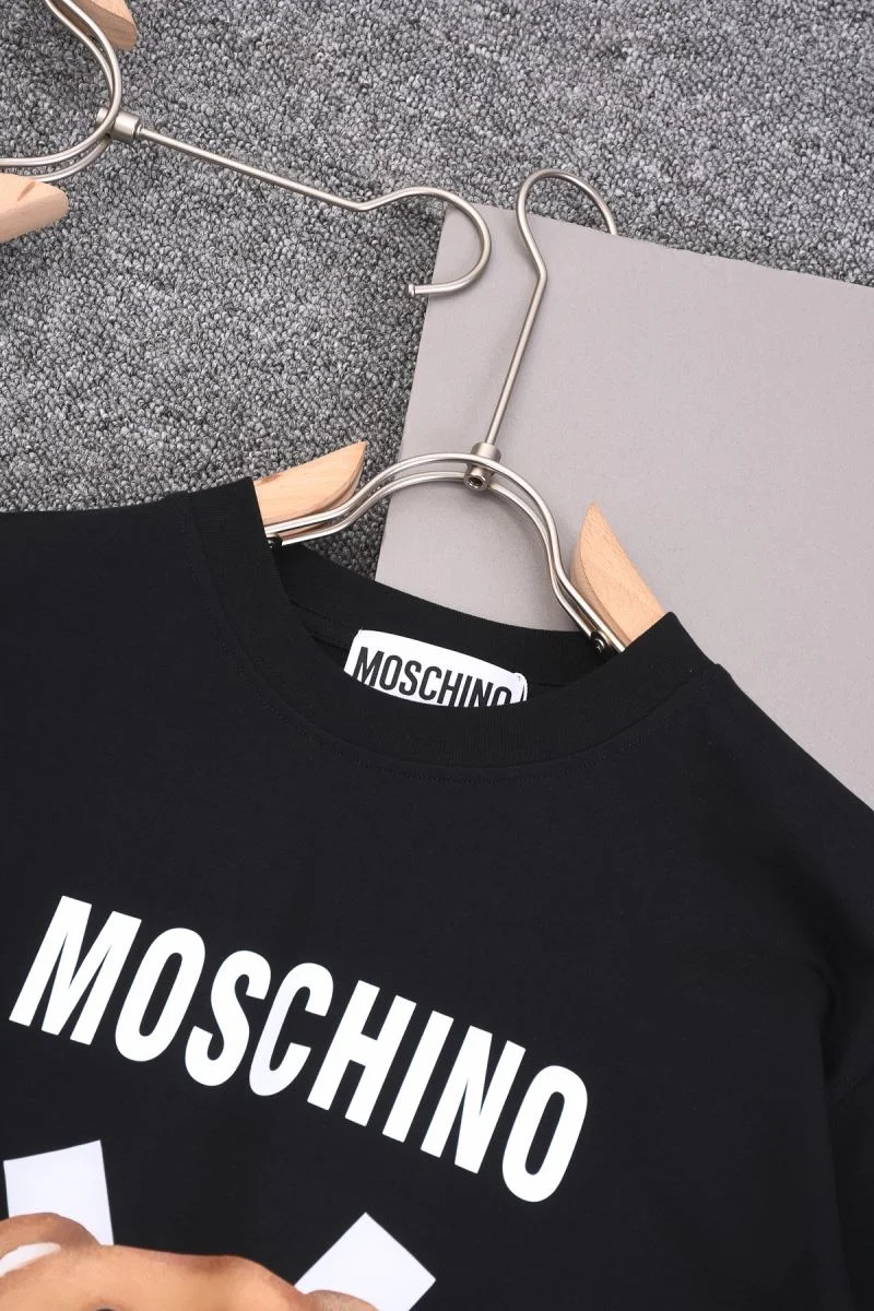 ModernLook Moschino T-Shirts 163926