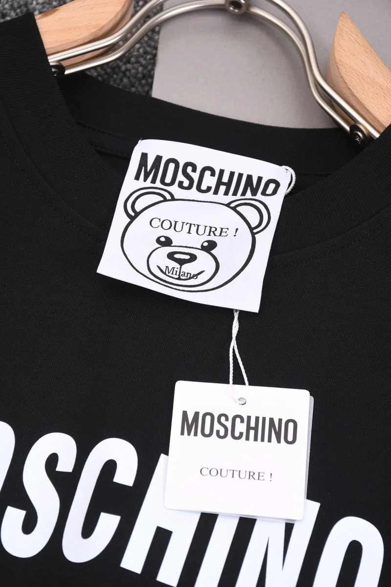 ModernLook Moschino T-Shirts 163926