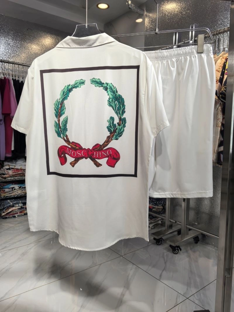 Efficient Moschino T-Shirts 161368