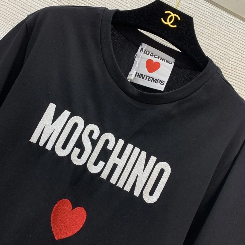 FashionForward Moschino T-Shirts 148300