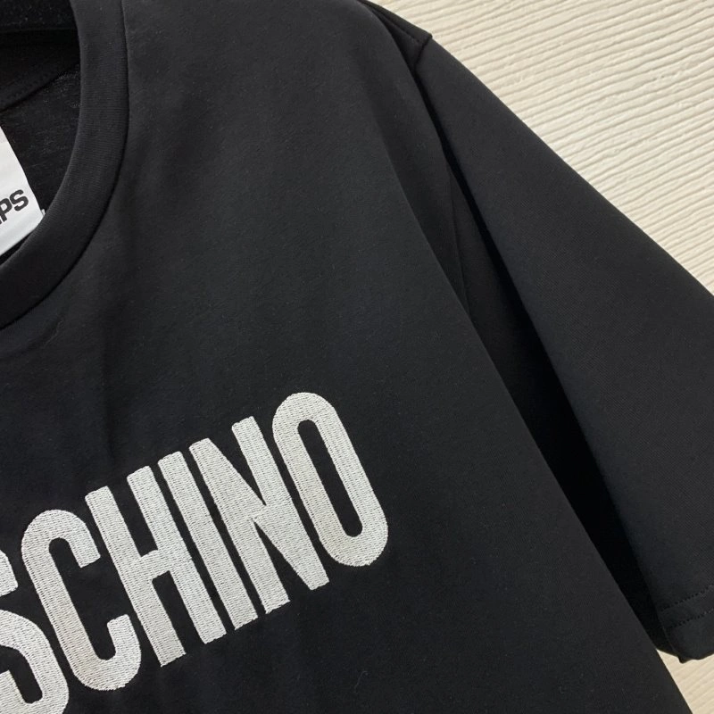 FashionForward Moschino T-Shirts 148300