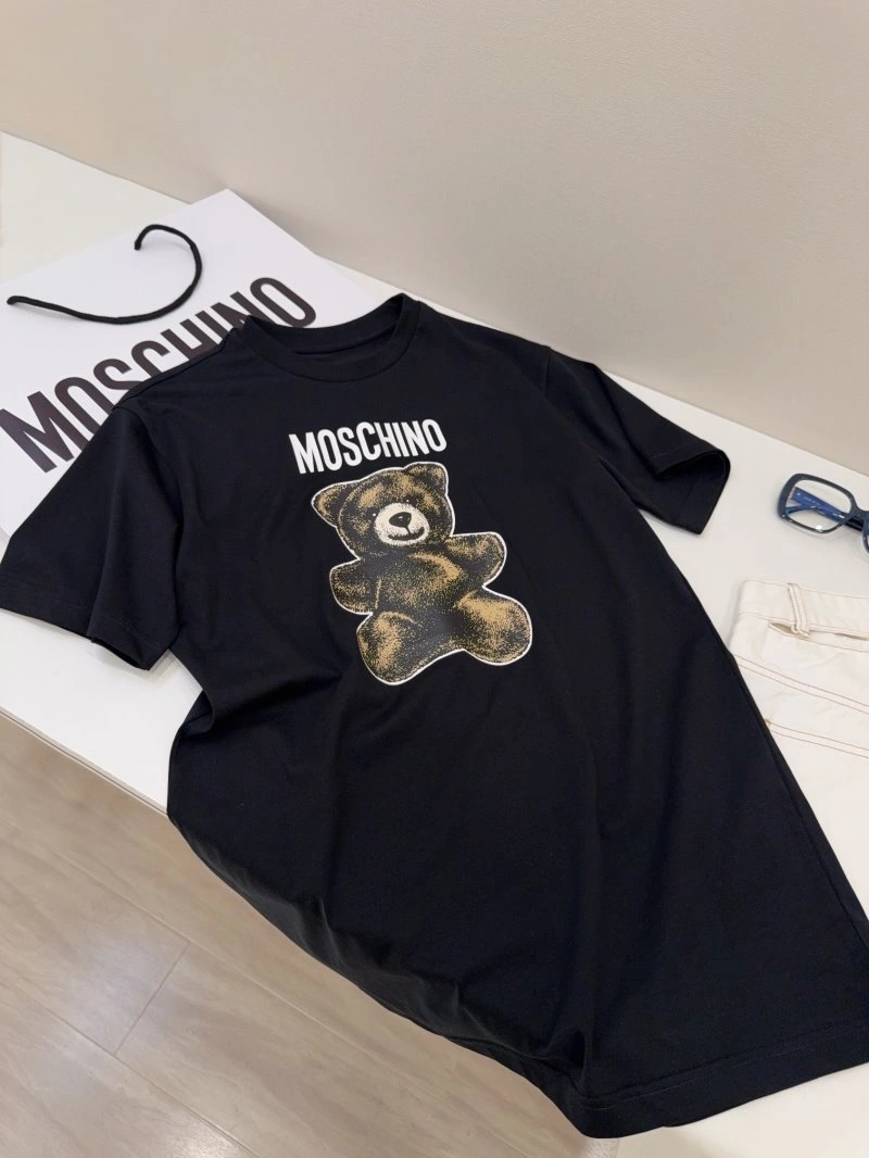 Contemporary Moschino T-Shirts 148299