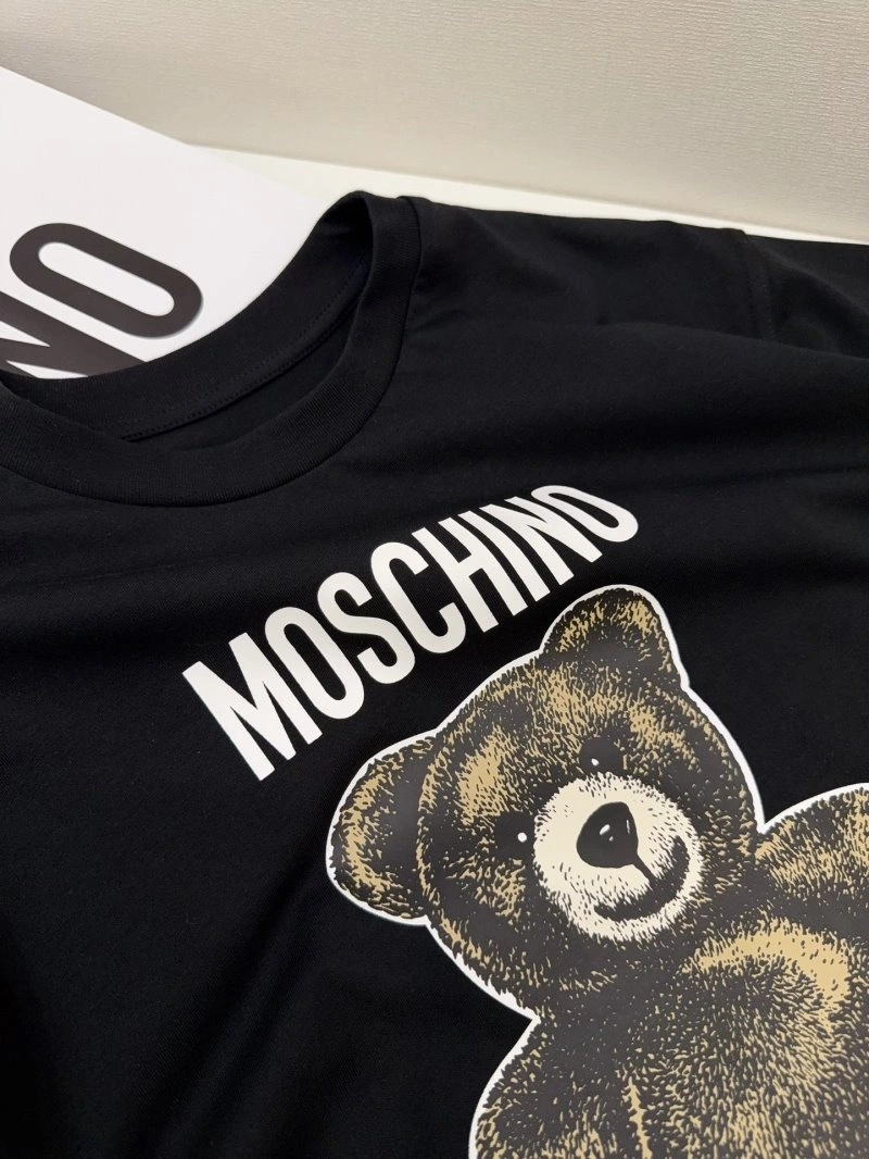 Contemporary Moschino T-Shirts 148299