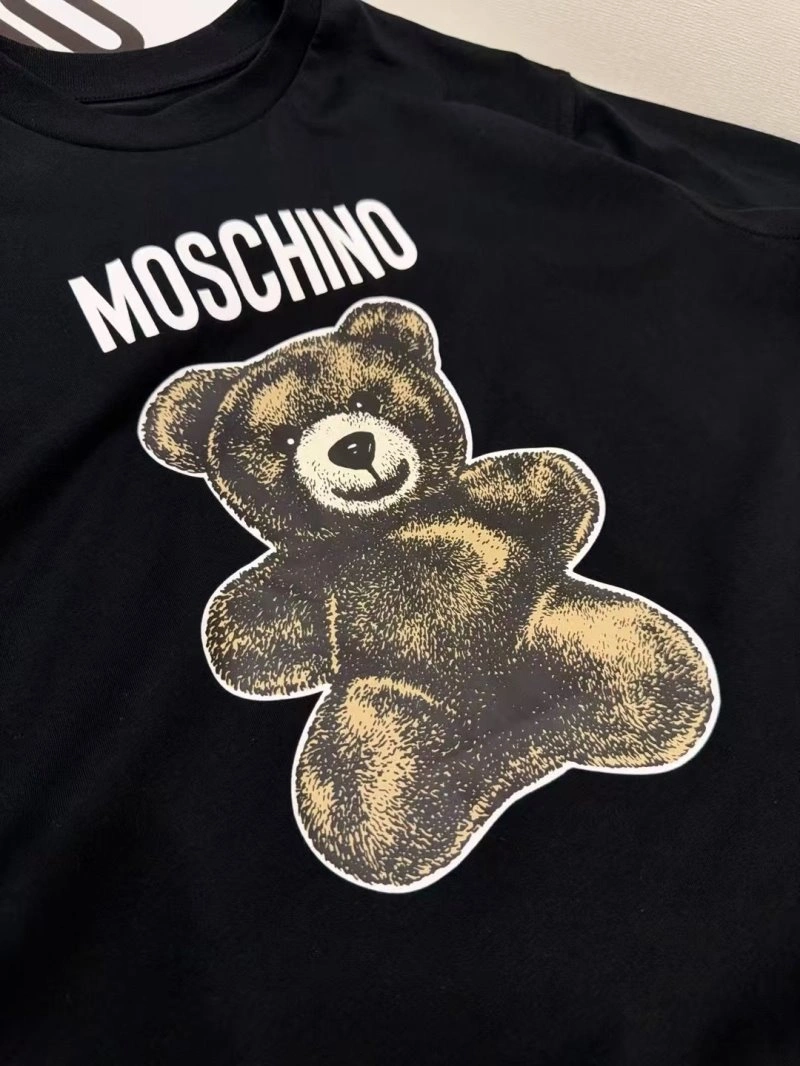 Contemporary Moschino T-Shirts 148299
