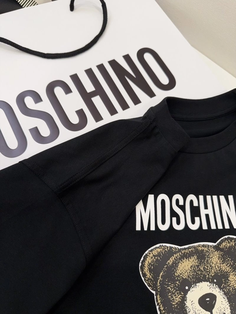Contemporary Moschino T-Shirts 148299