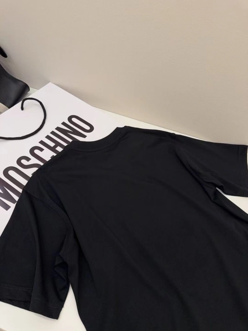 Contemporary Moschino T-Shirts 148299