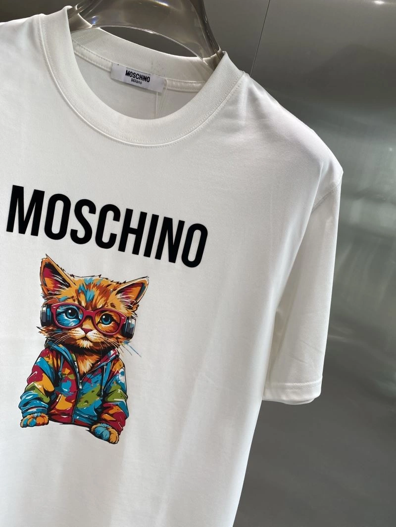Moschino T-Shirts Stylish 160142