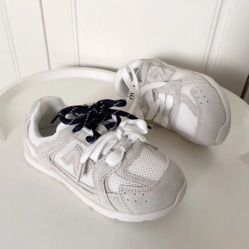 Stylish NEW BALANCE SHOES 30043