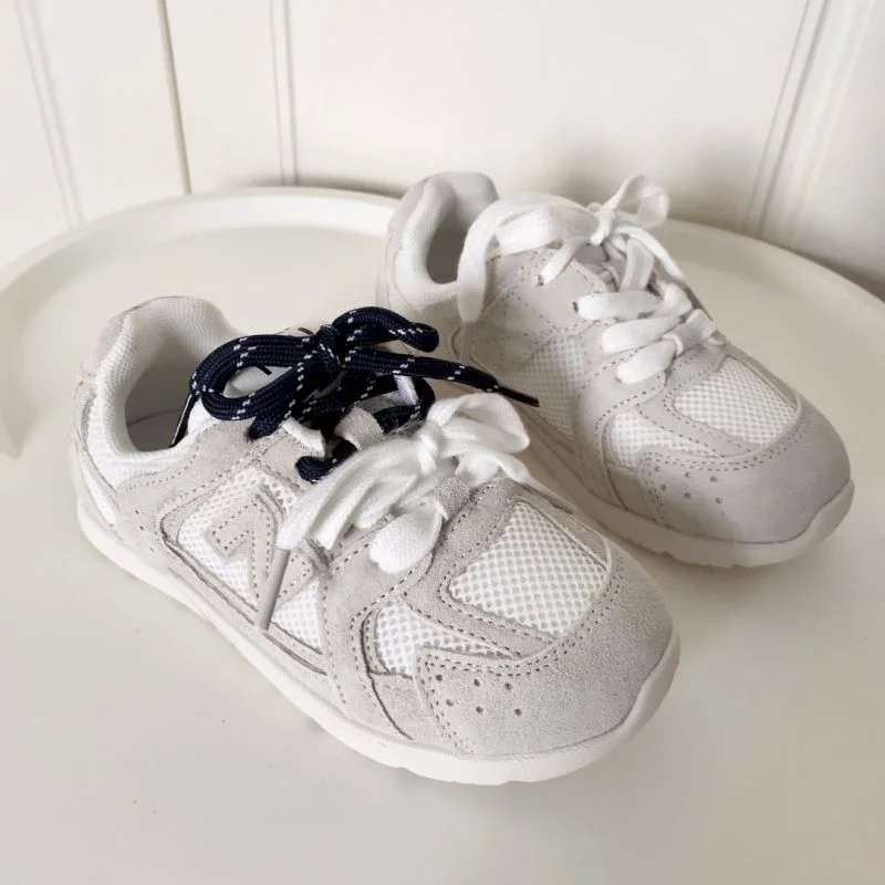 Stylish NEW BALANCE SHOES 30043