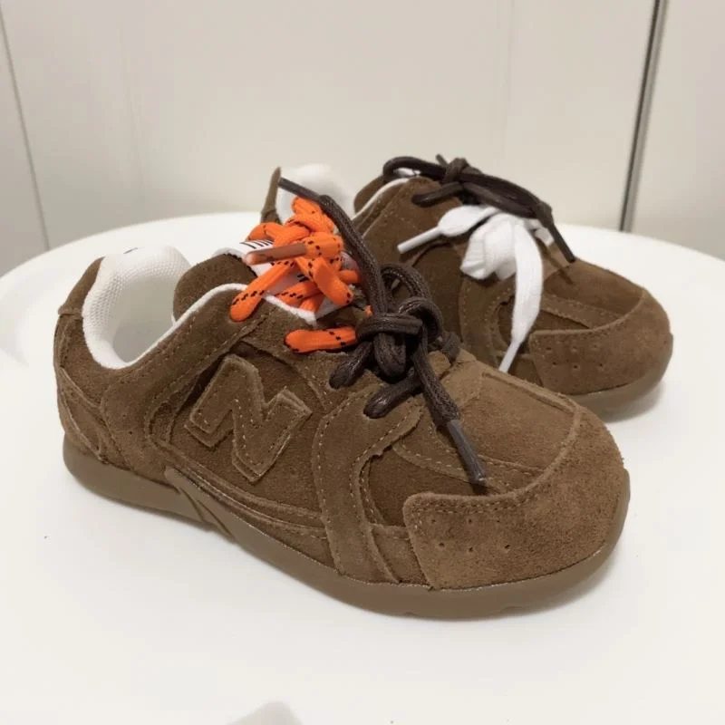Sleek NEW BALANCE SHOES 30027