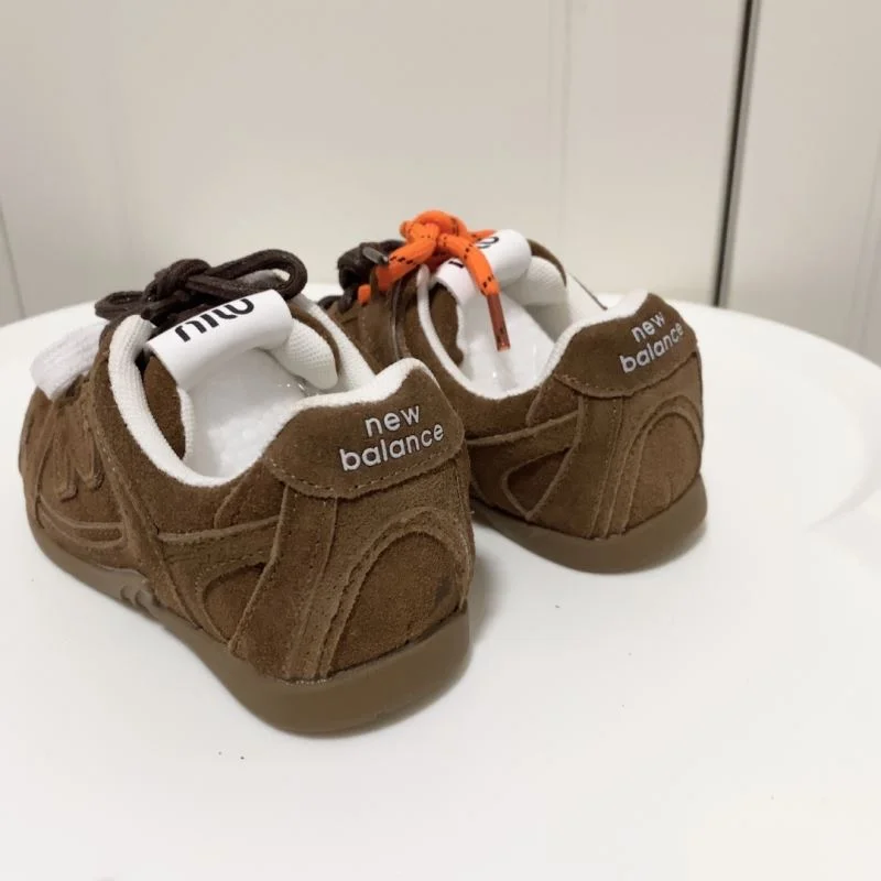 Sleek NEW BALANCE SHOES 30027