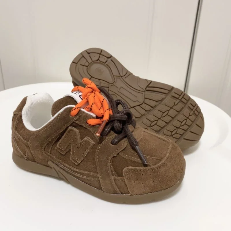 Sleek NEW BALANCE SHOES 30027
