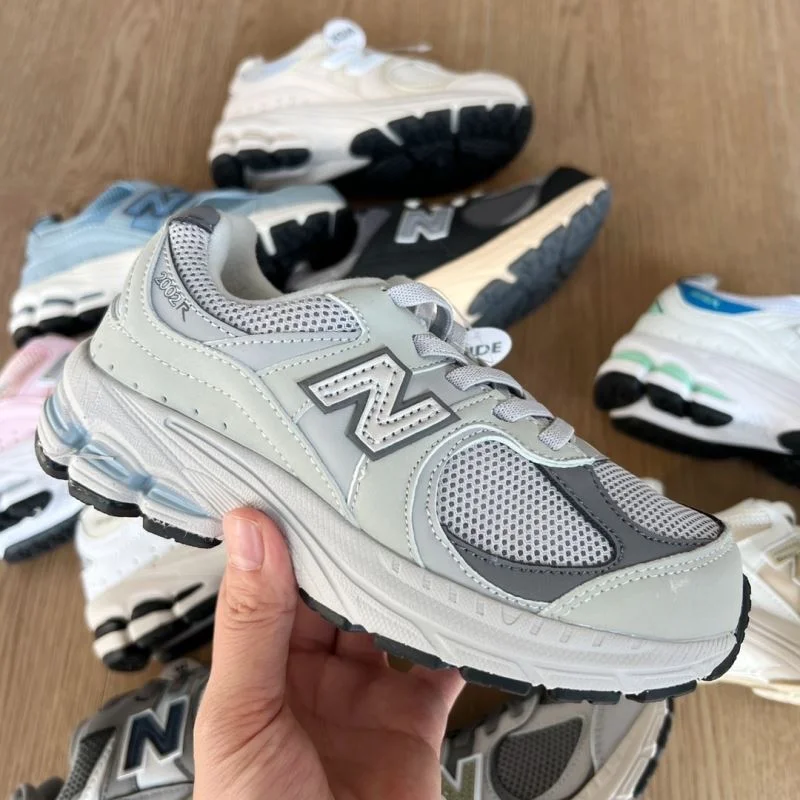 Resilient NEW BALANCE SHOES 28767