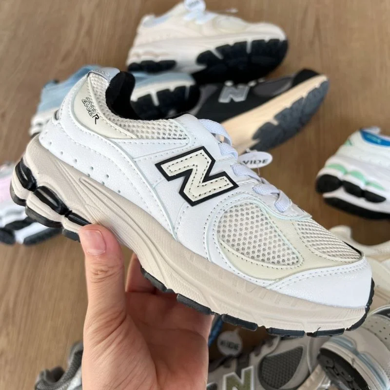 Resilient NEW BALANCE SHOES 28767