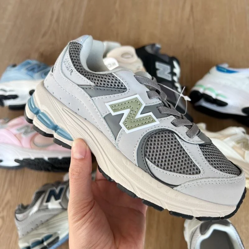 Resilient NEW BALANCE SHOES 28767