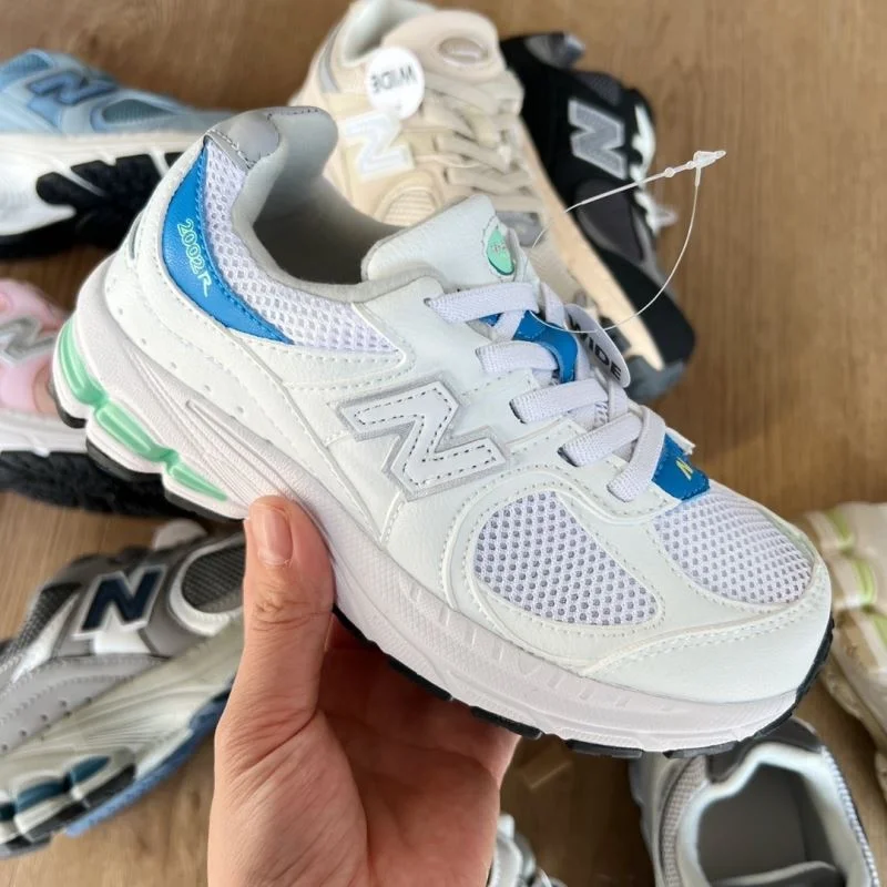 Resilient NEW BALANCE SHOES 28767