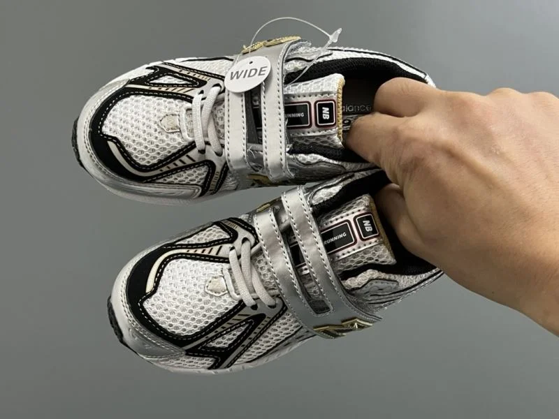 Compact NEW BALANCE SHOES 28731