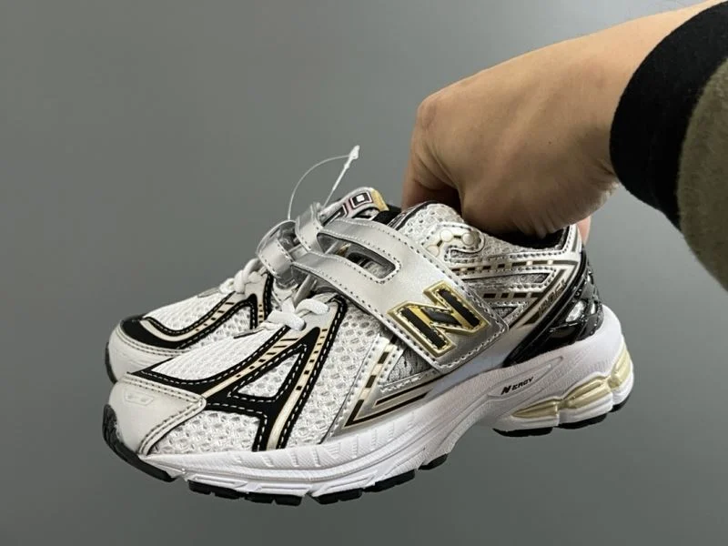 Compact NEW BALANCE SHOES 28731