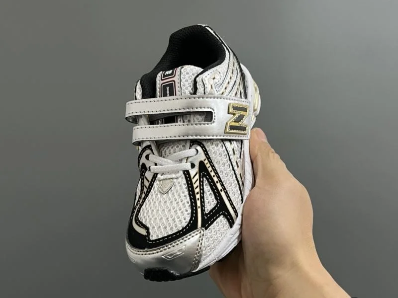 Compact NEW BALANCE SHOES 28731