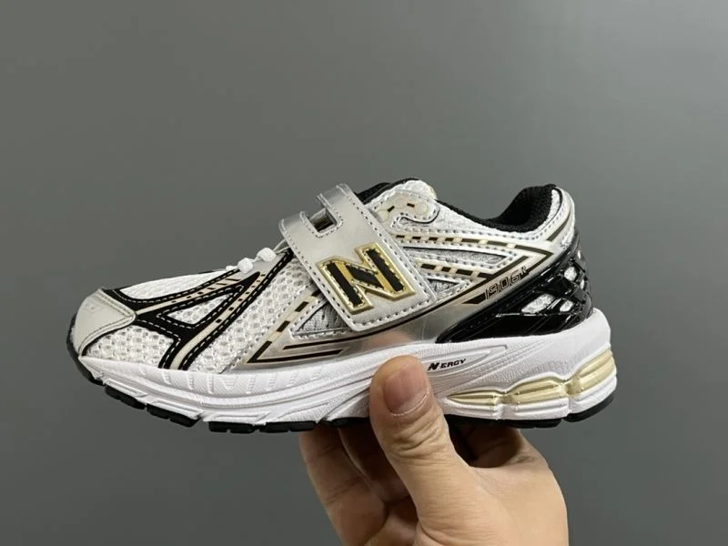 Compact NEW BALANCE SHOES 28731